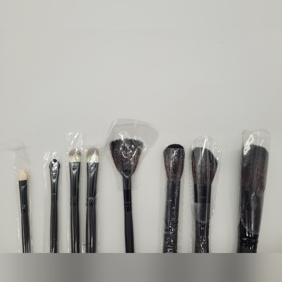 Makeup Brush 8pcs Various types​​​ - Picture 2 of 3